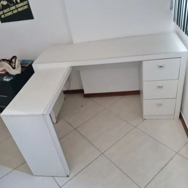 Mesa de escritório em L com 3 gavetas - Foto 3
