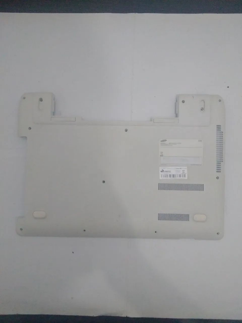 Carcaça Base inferior Notebook Samsung NP370e4k Ba98 00395a branco 