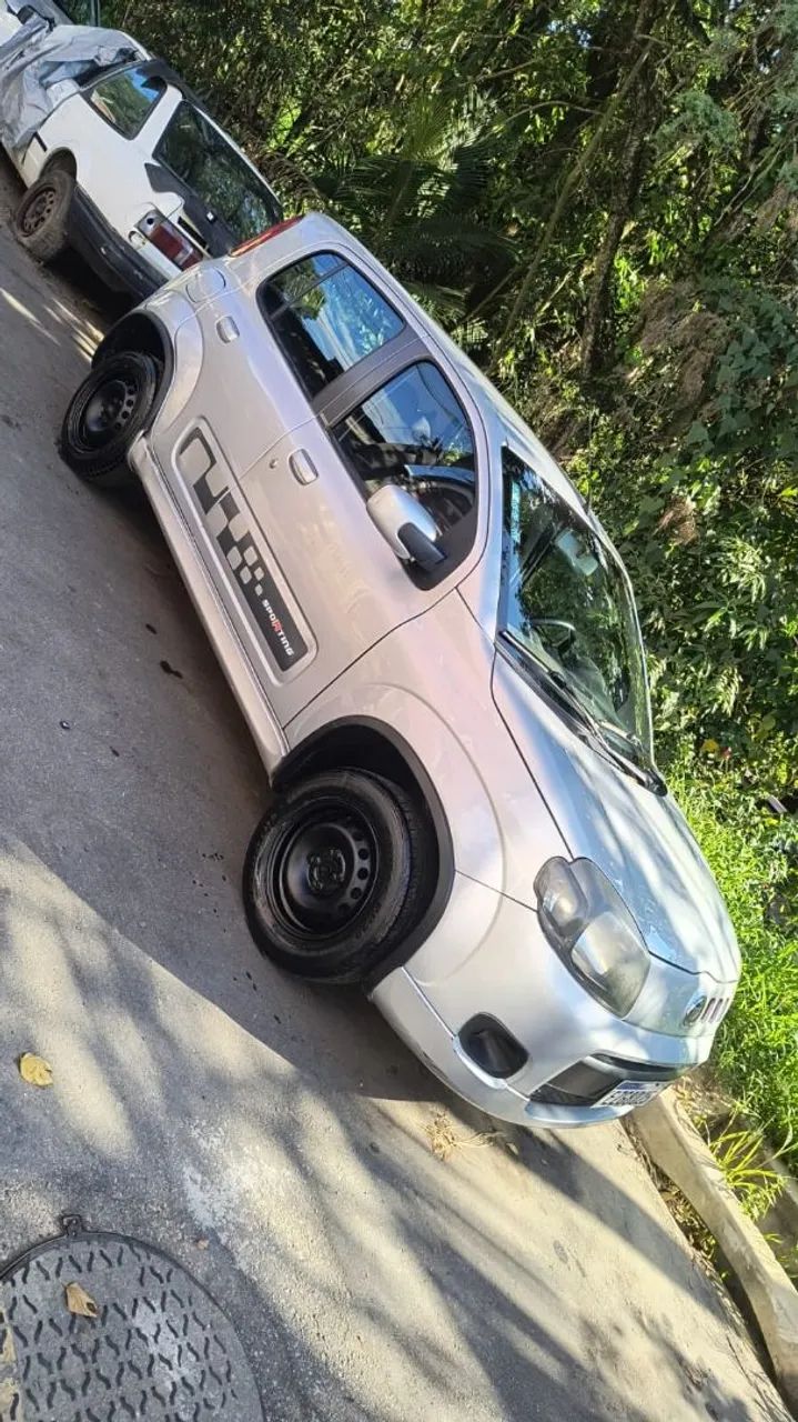 Fiat Uno Sporting 1.4 EVO Fire Flex 8V 4P 2012