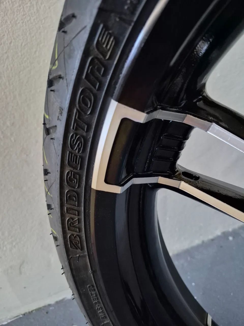 Roda 19" Harley + pneu + discos de freio  - Foto 4
