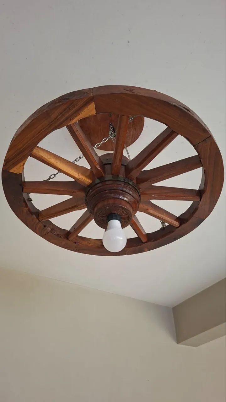 Lustre de Roda Rústica 