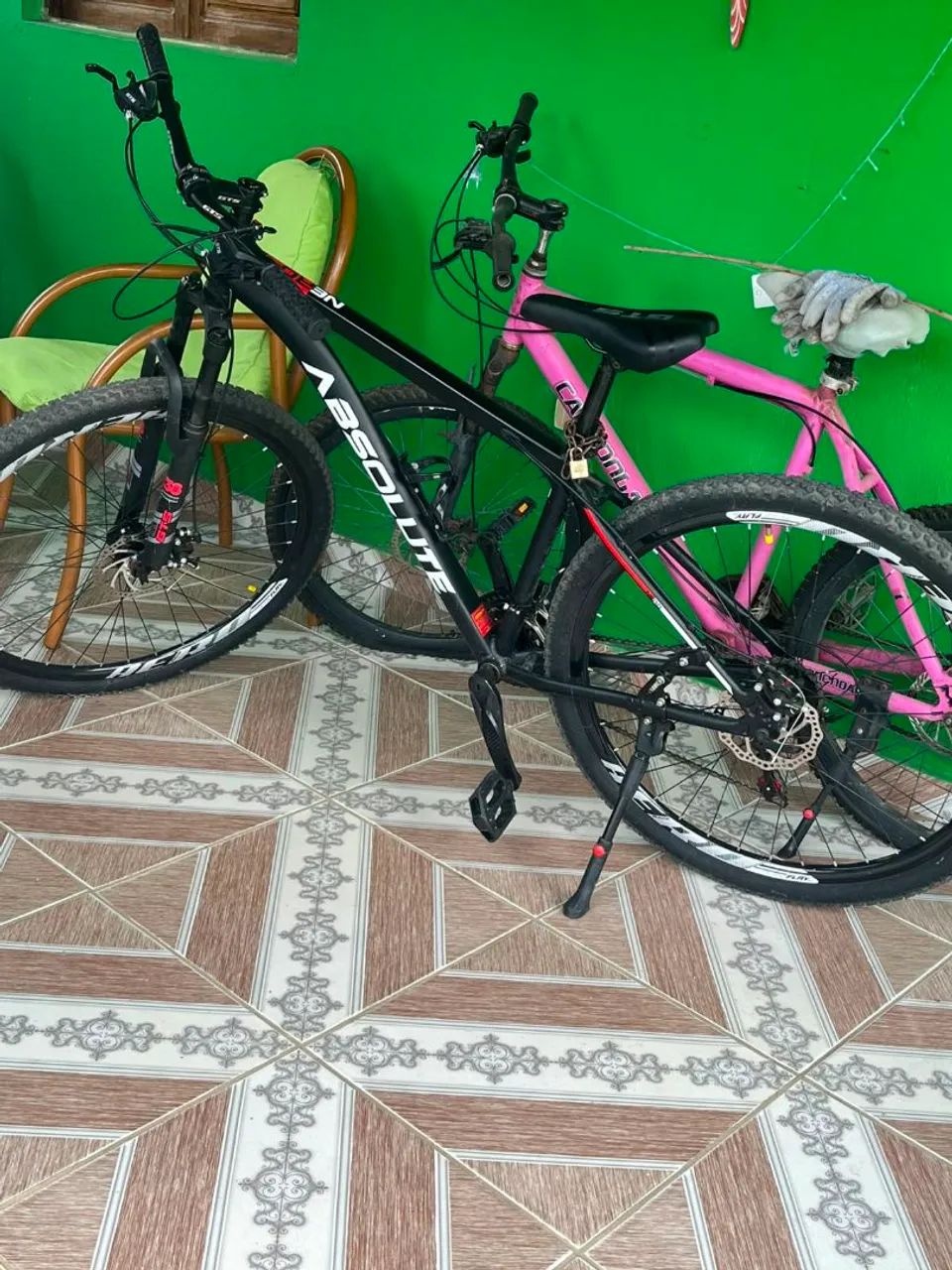 Bike semi nova com documento.