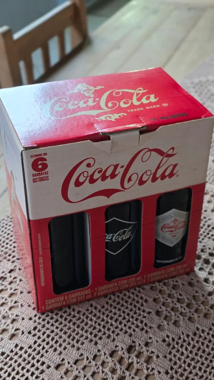 Caixa Colecionável com 6 garrafas Coca Cola - Edição Especial 