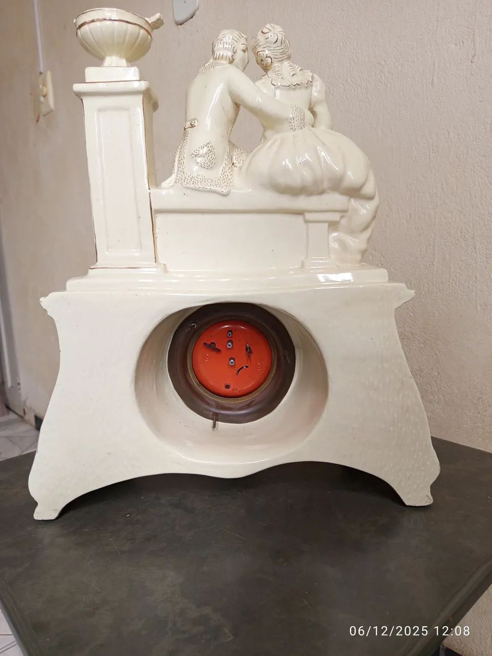 Relógio de porcelana antigo de mesa !! - Foto 5