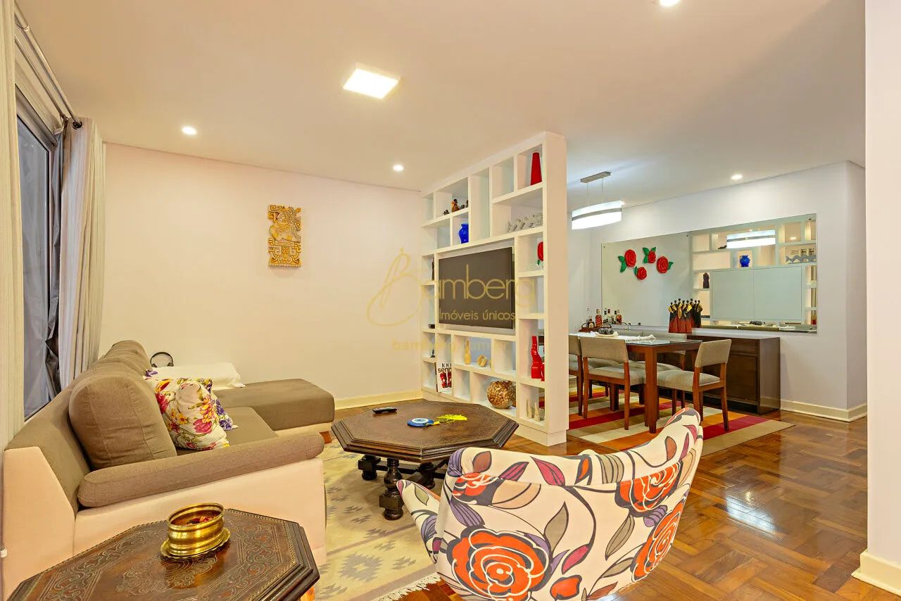 Casa térrea com ambientes amplos totalmente reformada. - Foto 4