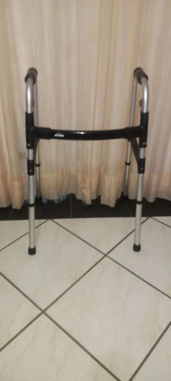 Vendo esse andador.