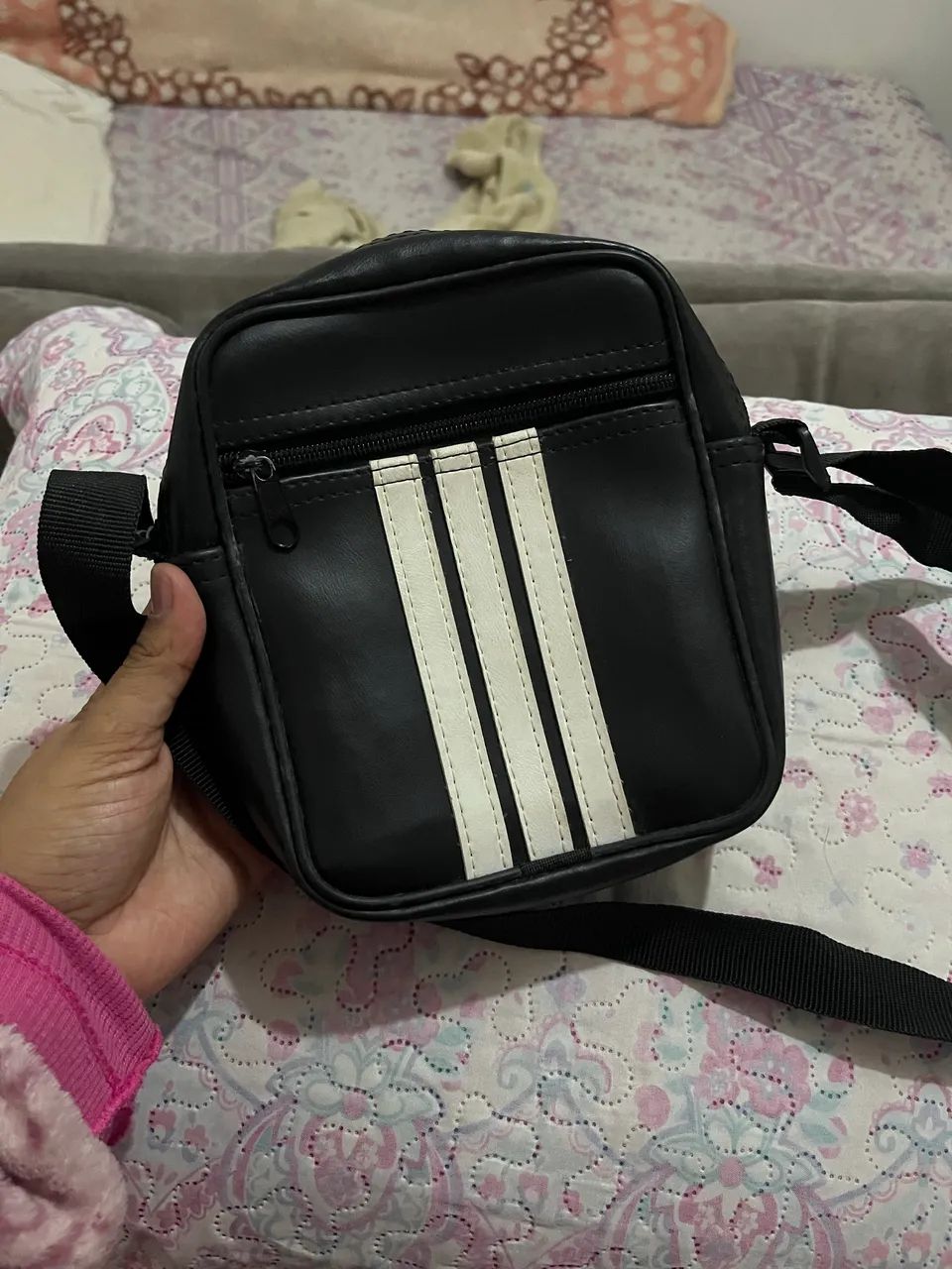 Pochete inspiração adidas nova
