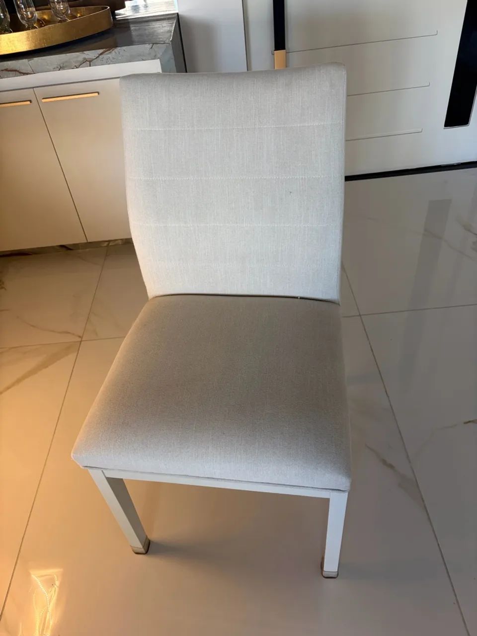 Mesa com base em ONIX com led e cadeiras - Foto 5