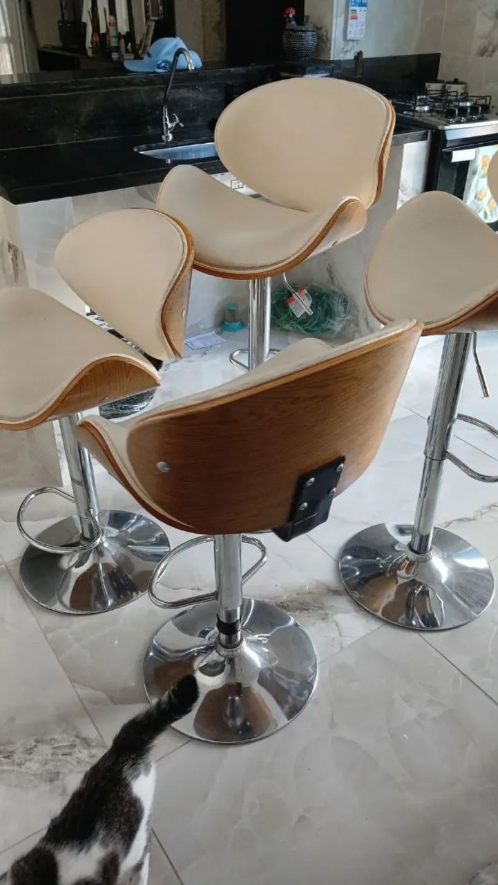 Vendo 4 Banquetas Giratória - Foto 3