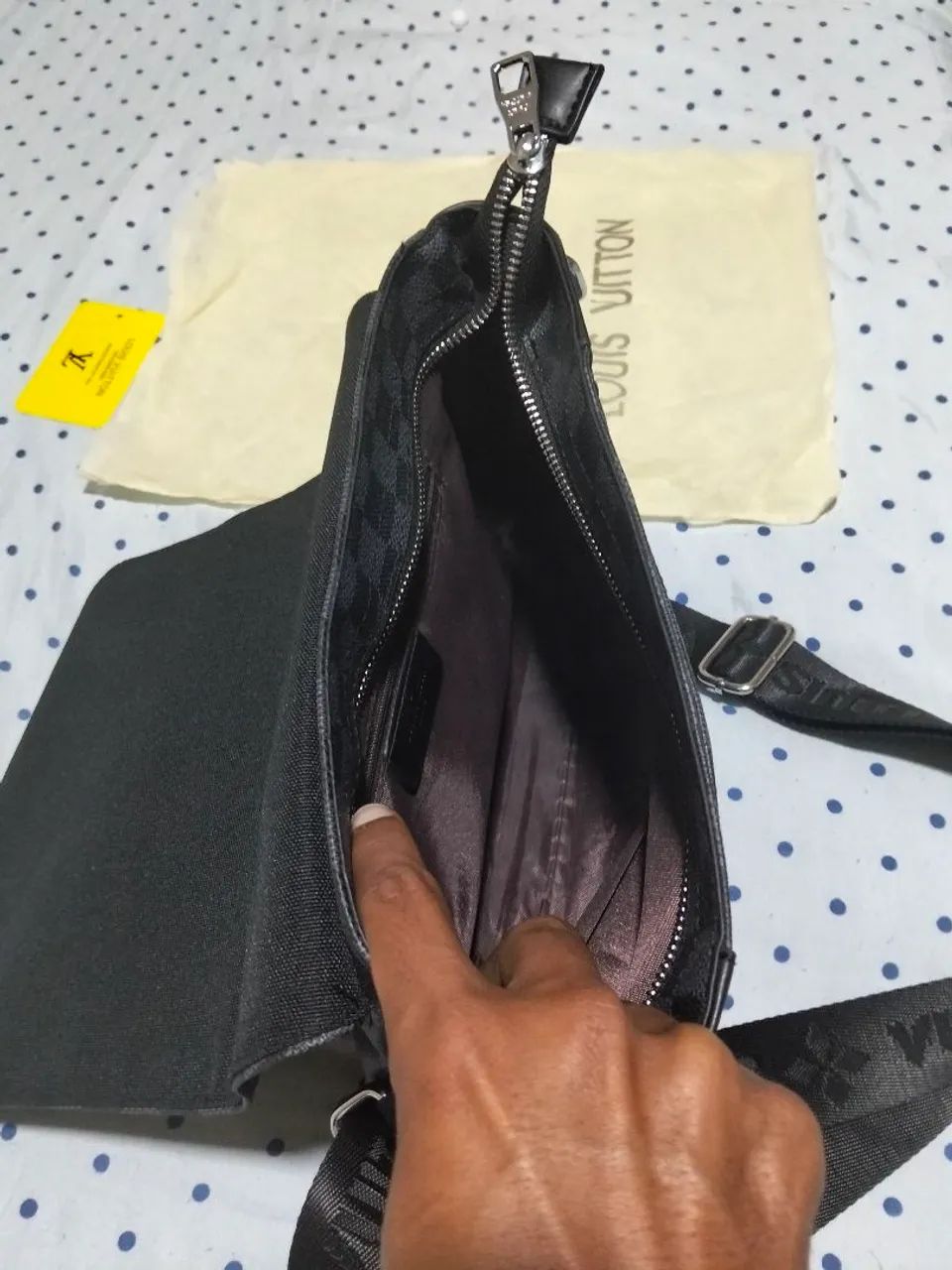 Bolsa Louis Vuitton district pm  - Foto 3