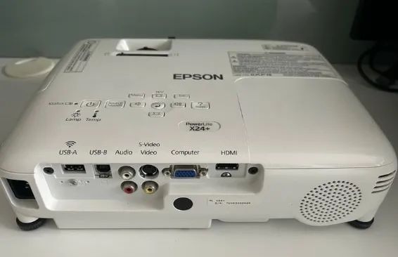 Projetor Epson H553A Powerlite