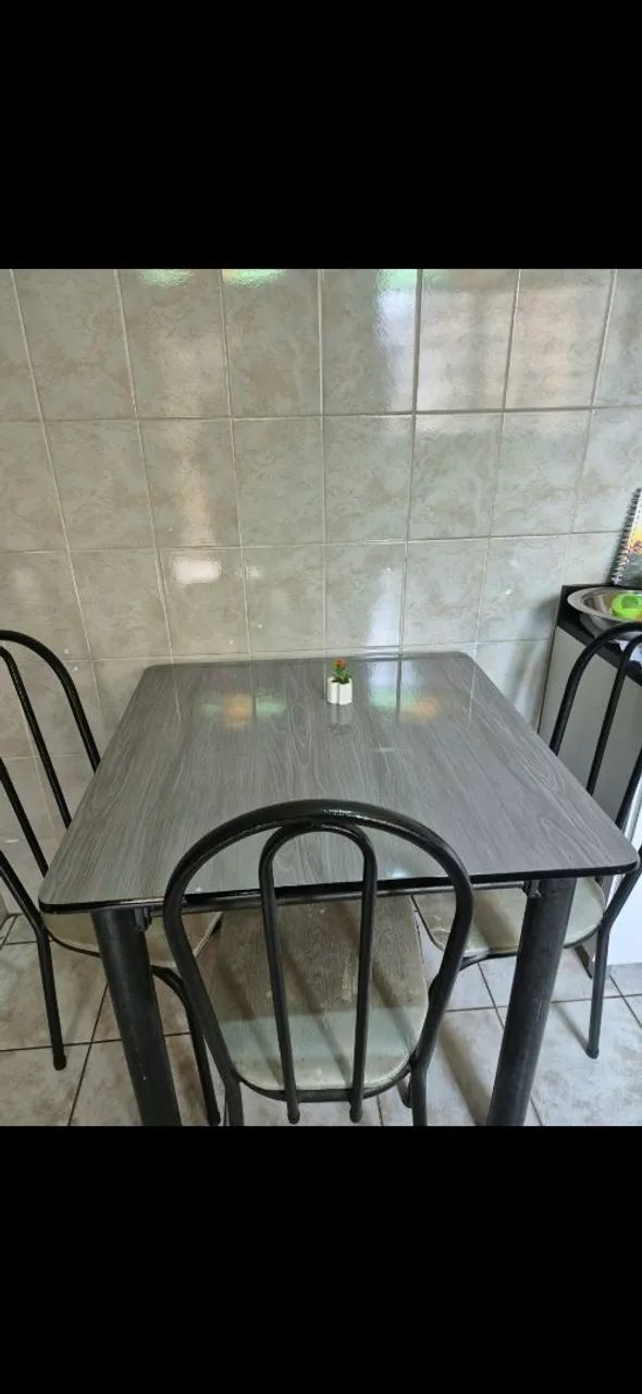 Mesa com cadeiras 