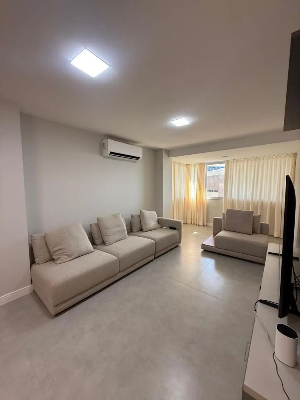 Apto Cobertura Duplex | 254m² | 4 Quartos (1 Suíte Master) | 1ª Quadra da Praia 
