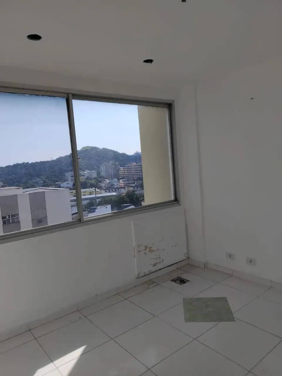 Excelente sala comercial andar alto na Freguesia (Jacarepaguá) - Rio de Janeiro - RJ - Foto 12