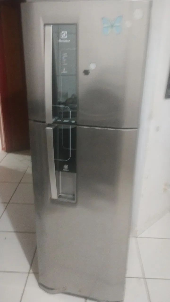 Geladeira semi nova