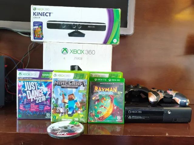 Xbox 360 com Kinect + 2 Controles +20 Jogos
