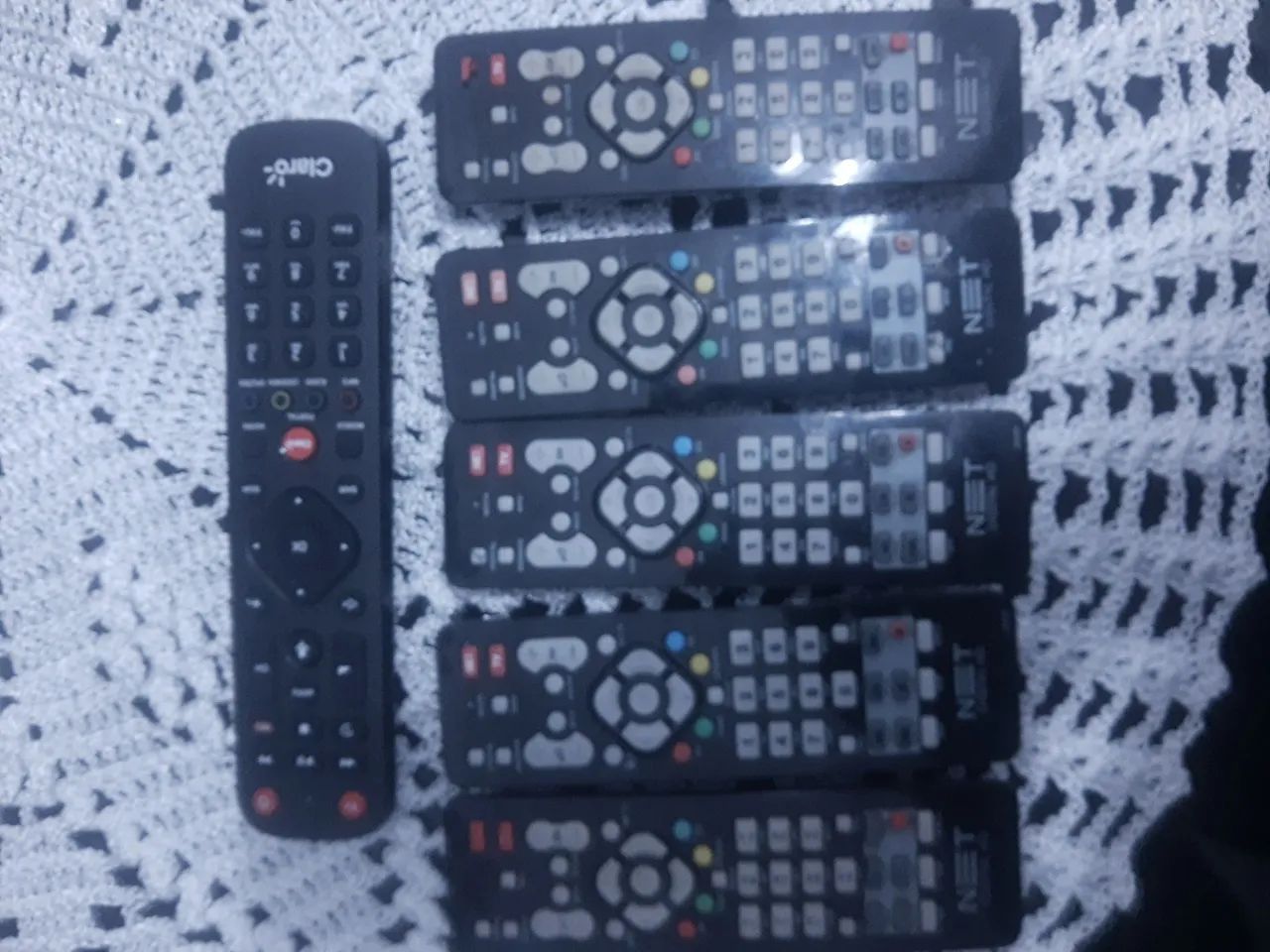 Vendo 6 (seis) controles da claro net - Foto 3