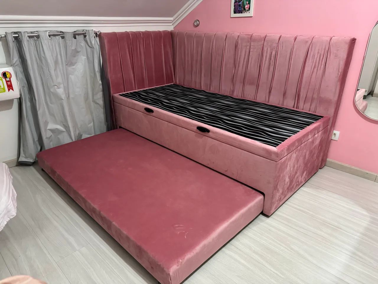 Vendo base box baú com cama auxiliar