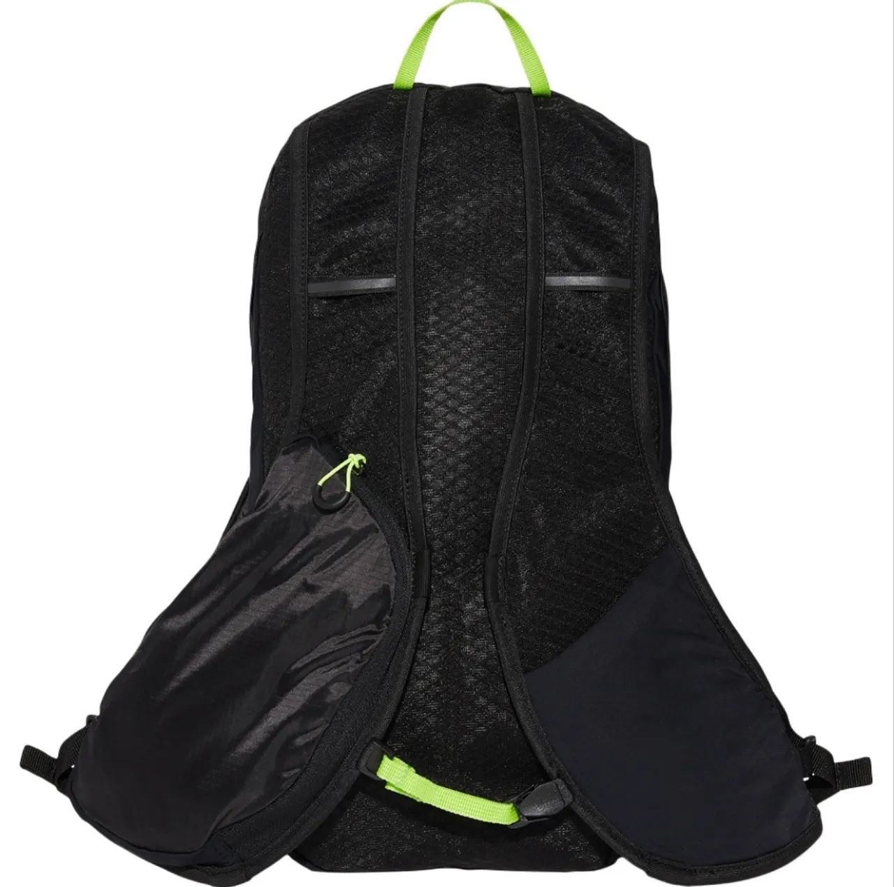 Mochila Asics Running Trilha corrida 10L  - Foto 4