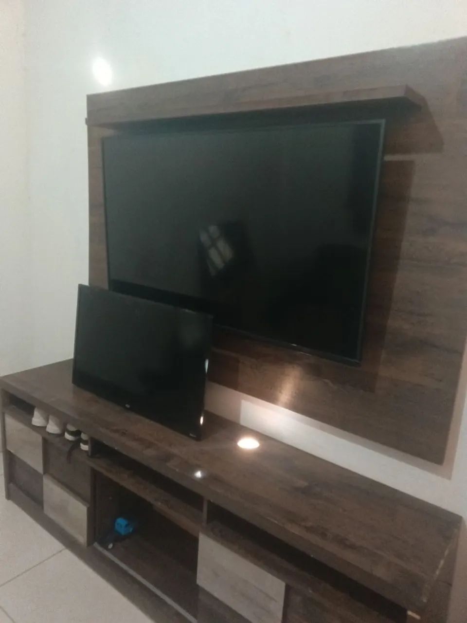 TV de 32 e 50 polegadas + Painel e Rack