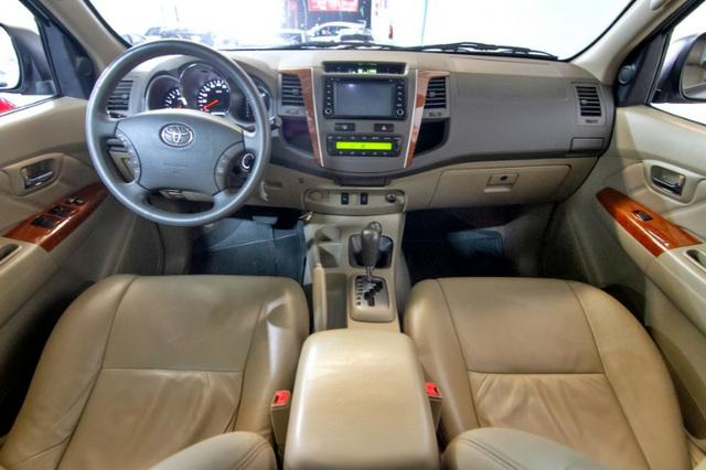 Hilux SW4 4x4 3.0SRV Diesel Aut*2011/2011/Placa A - Foto 9