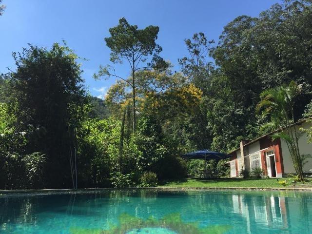 Belíssima casa, ensolarada, toda plana, com localização privilegiada - Foto 13