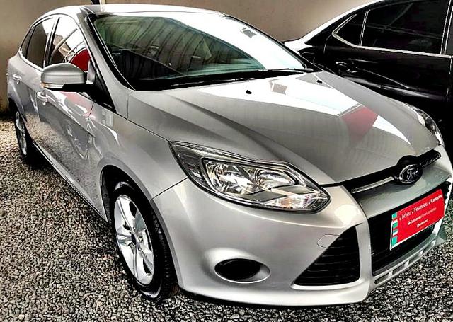Focus Sedan 2.0 | 2013/2014 - Automático | (22) 2773-3391