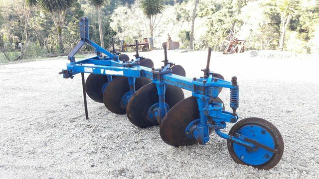 Arado 4 discos para trator - Foto 6