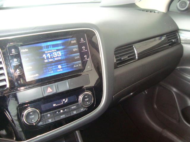 MITSUBISHI OUTLANDER HPE-S 2.2 Diesel 4x4 Aut. - Foto 10