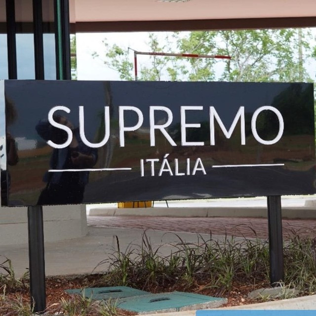 Lote condomínio supremo Itália 720mts