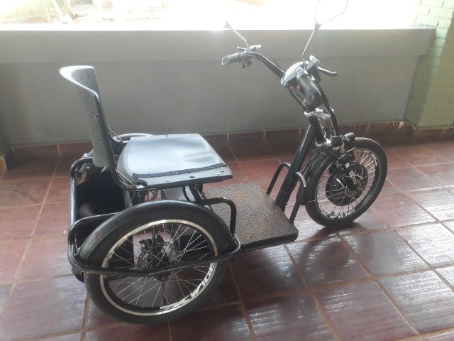triciculo  marca Duos