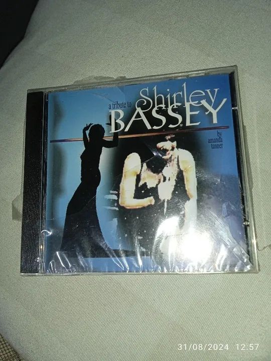 CD a tribute a Shirley Bassey  - Foto 2