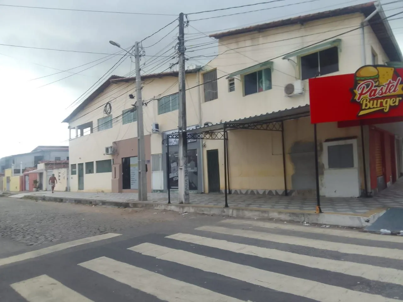 Salas comercias. Terreo e primeiro andar. Excelente Oportunidade!