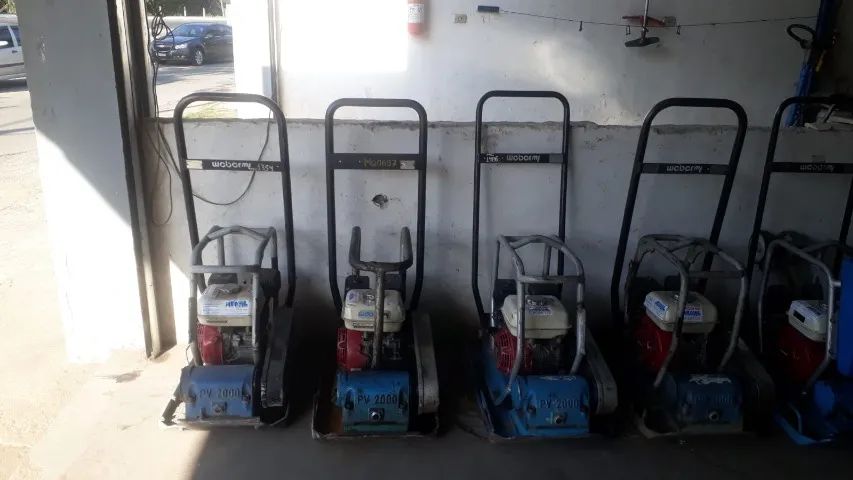 Placa Vibratória a gasolina Marca: Weber Modelo: PV2000 motor Honda GX160 usada. - Foto 2