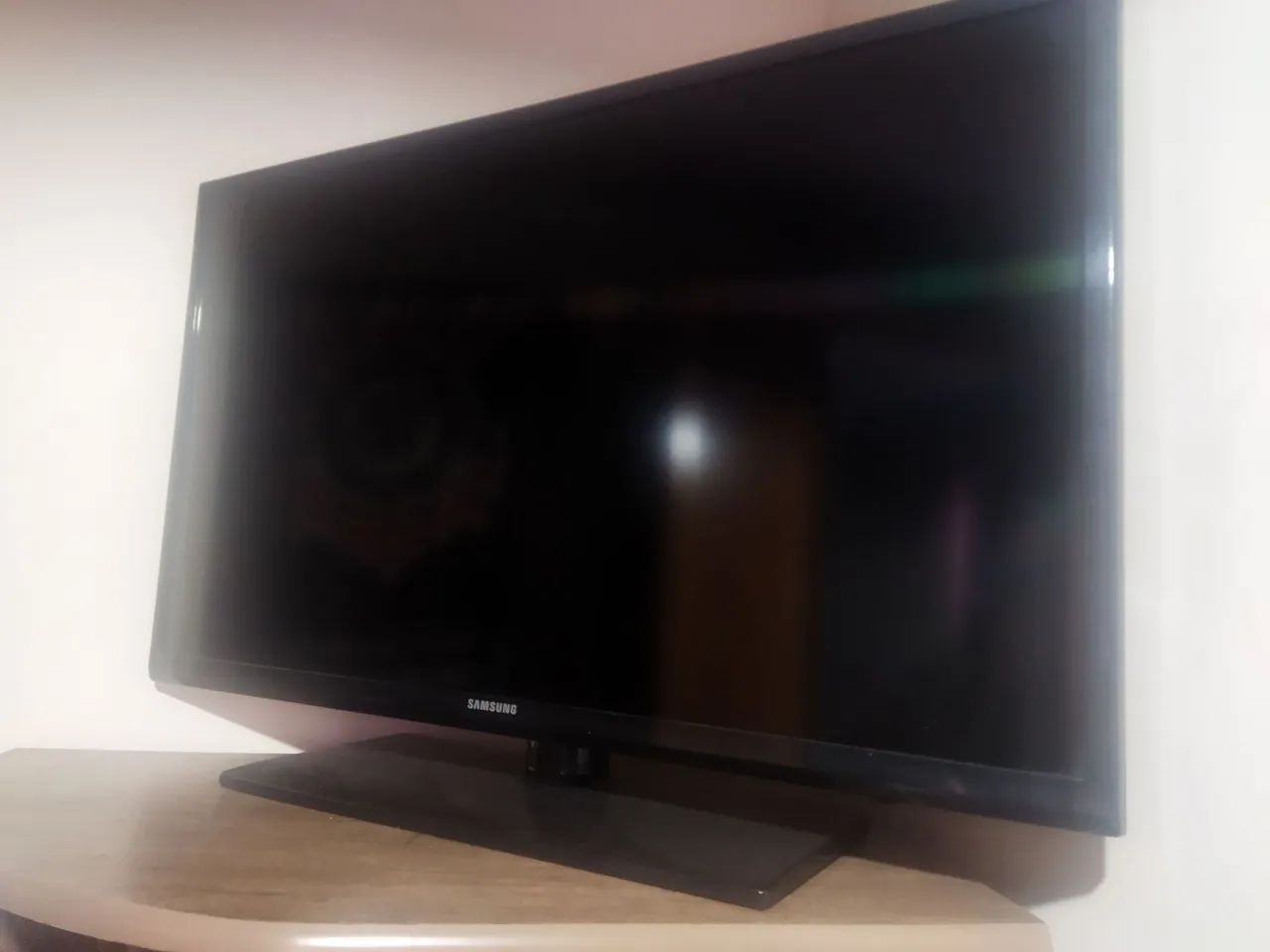Uma tv Samsung 32 polegadas 