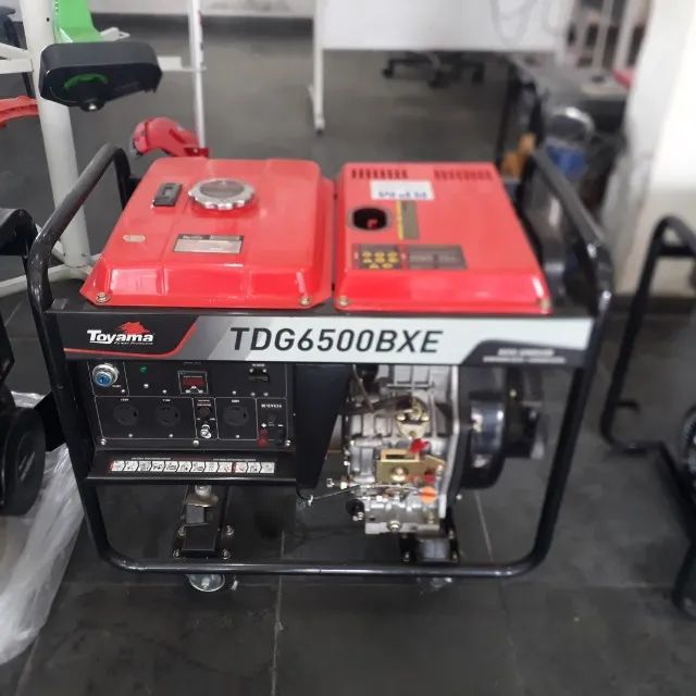 Grupo Gerador 6 KVA ToyamaTDG6500BXE 110/220 Volts Motor a diesel Novo. Partida elétrica