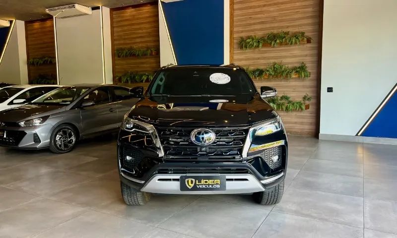 SW4 2.8 SRX 4X4 7LUGARES 2023 29.000KM ÚNICO DONO - Foto 2