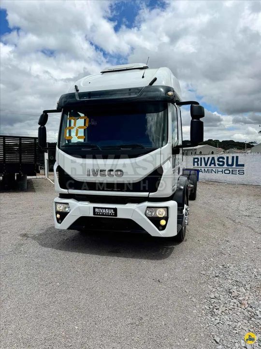 Iveco Tector24 300 ano 2022  6x2 No chassi 
