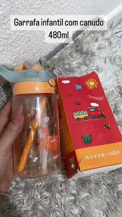 Garrafa infantil com canudo 