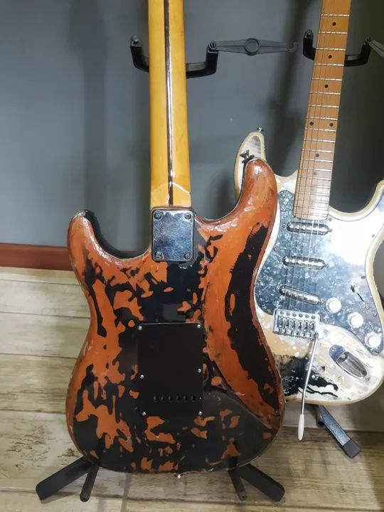 Guitarra de luthier em cedro - Foto 4