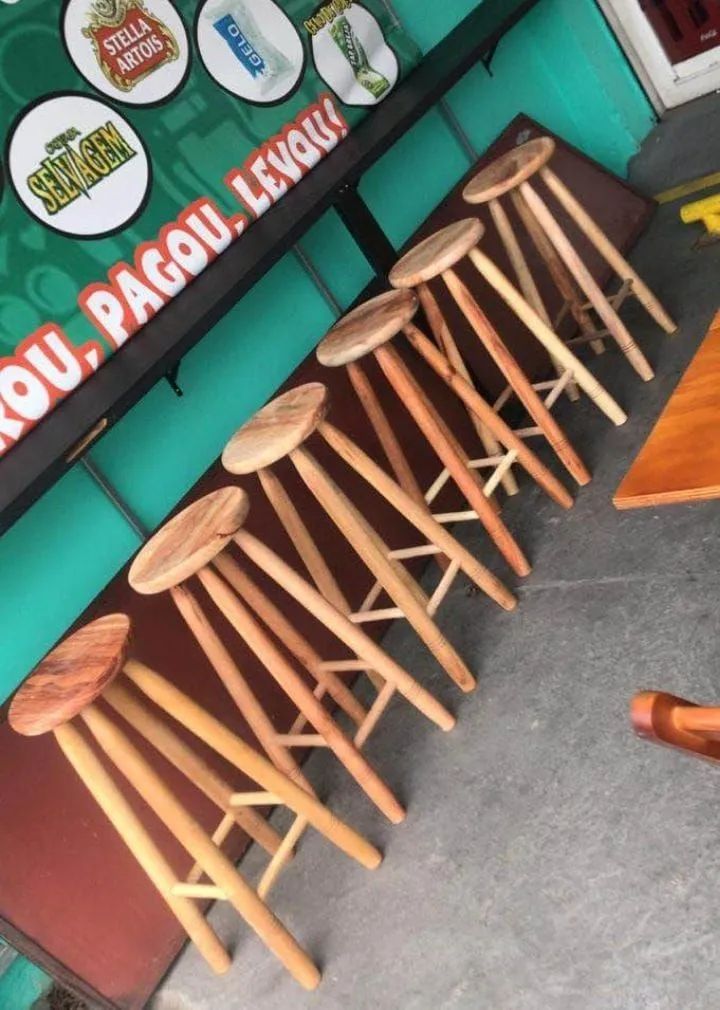 Banqueta grande de madeira maciça - Foto 2