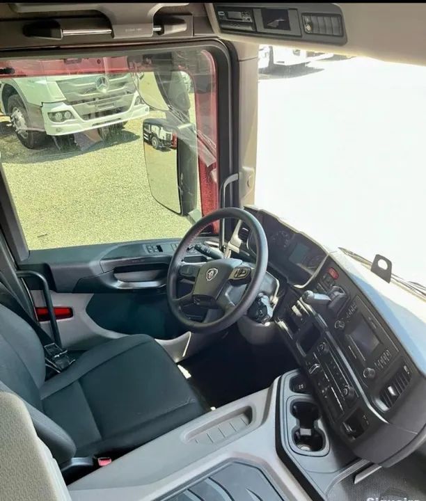 ( Caminhao Scania P320 8x2 Ano 2019 - Foto 4