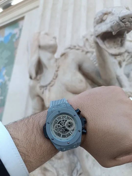 Relógio HUBLOT SKELETON FUNCIONAL CINZA DISPONÍVEL  - Foto 3