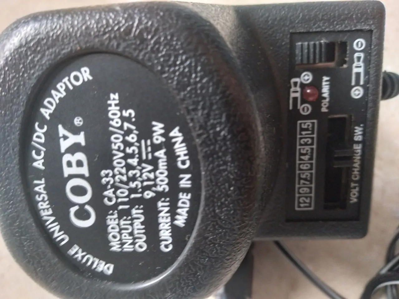 Adaptador AC/DC CA33. COBY