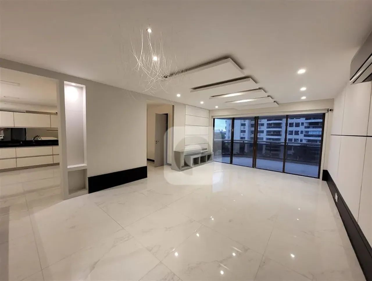 Apartamento 4 quartos, sendo 3 suítes