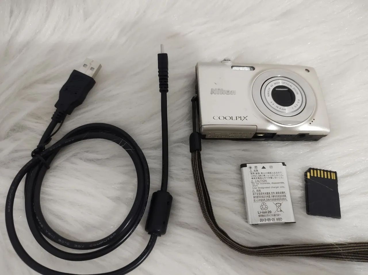 Câmera Nikon coolpix 12MP Cinza prateado