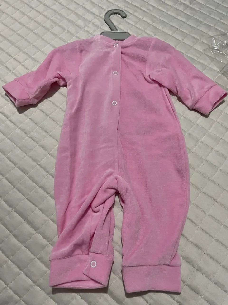 Macacão de Bebê Feminino Tamanho M - Foto 2