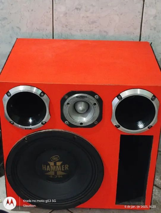 Som automotivo potente de qualidade.