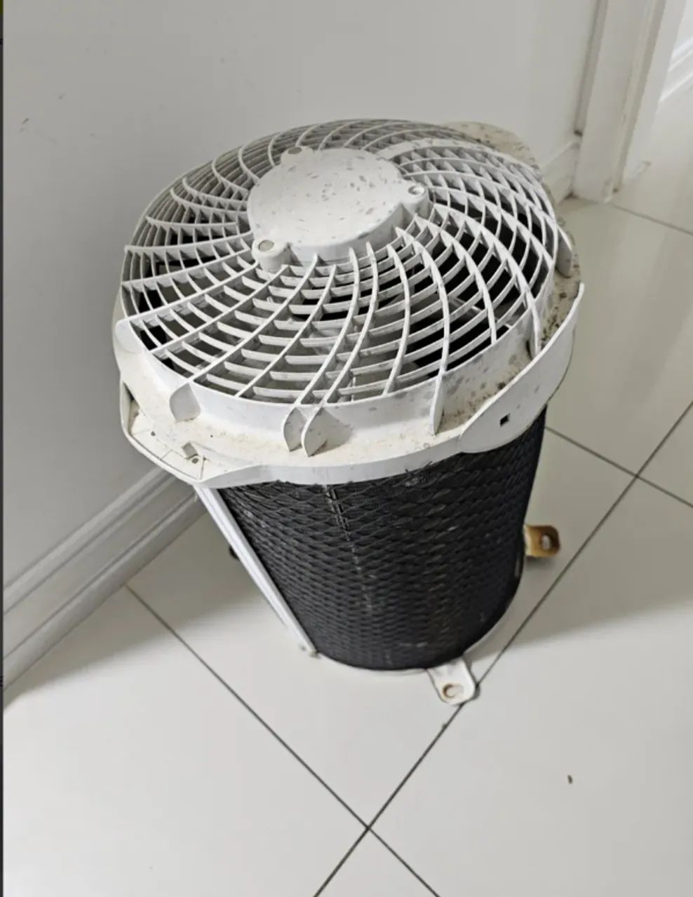 AR CONDICIONADO MIDEA 12.000 BUTS QUENTE E FRIO C/ CONTROLE - Foto 3