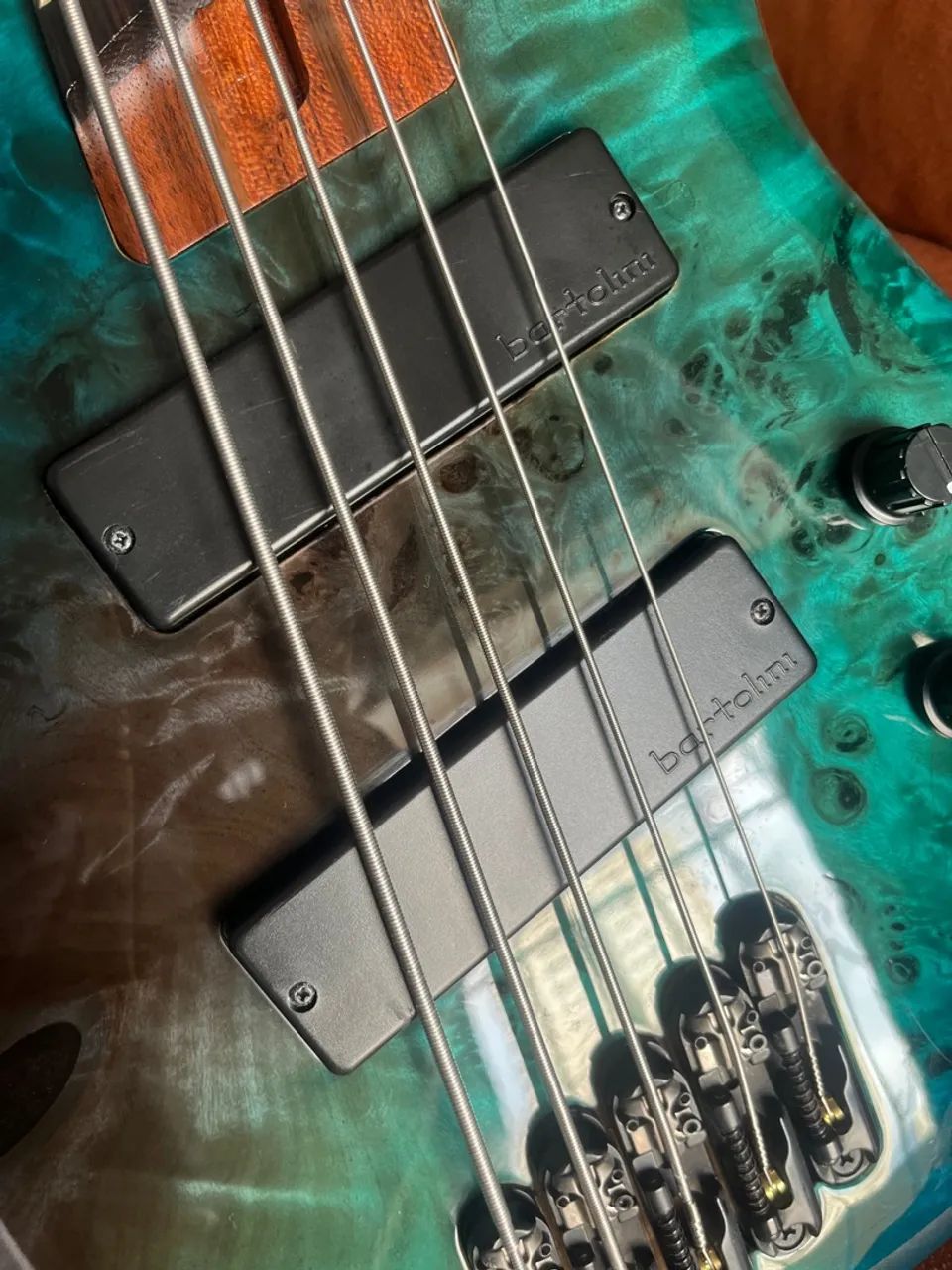 Baixo IBANEZ SRMS 805 impecável.  - Foto 5